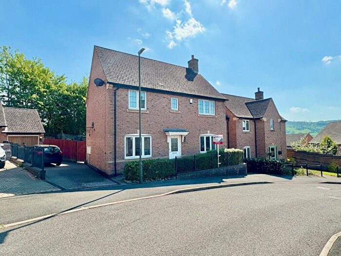 4 Bedroom Link Detached House For Sale In Hillcrest, Matlock, Derbyshire, DE4