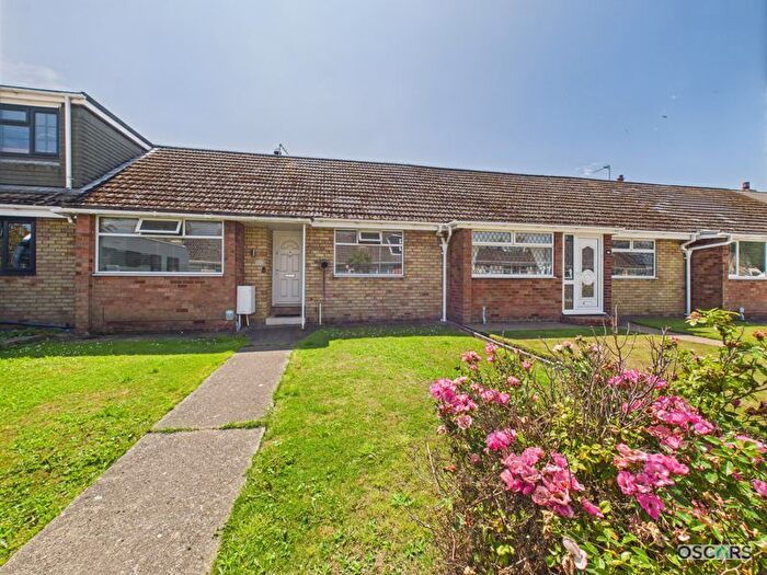 2 Bedroom Bungalow For Sale In St. Martins Road, Thorngumbald, HU12