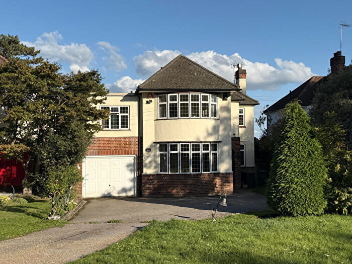 4 Bedroom Detached House For Sale In The Crest, Totteridge Green, Totteridge, London, N20