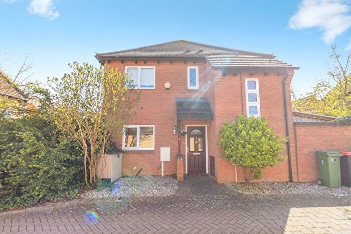 3 Bedroom Detached House For Sale In Cadeby Court, Broughton, Milton Keynes, MK10