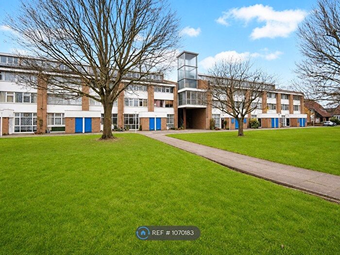 1 Bedroom Flat To Rent In Kingswood House, Slough, SL2