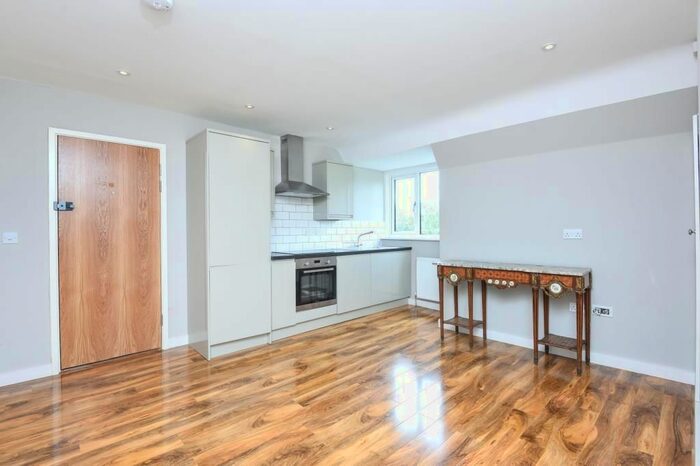 1 Bedroom Flat To Rent In Nether Street, North Finchley, London N12
