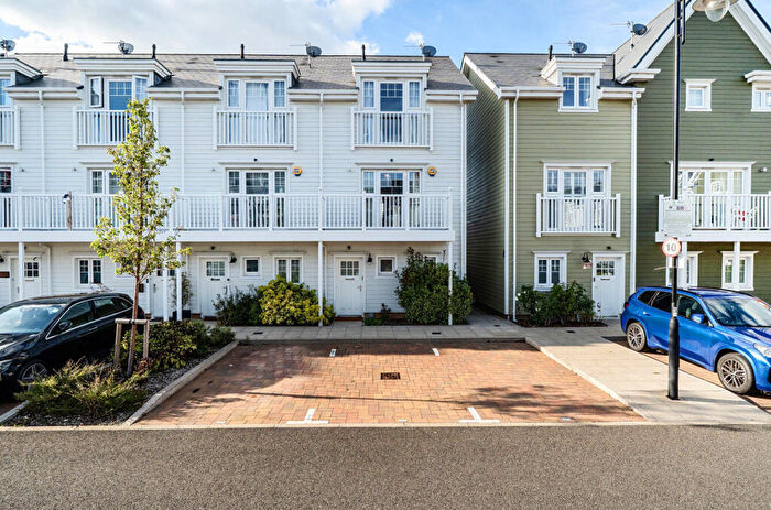 4 Bedroom Terraced House For Sale In Vermont Street, Reading, Berkshire, RG2