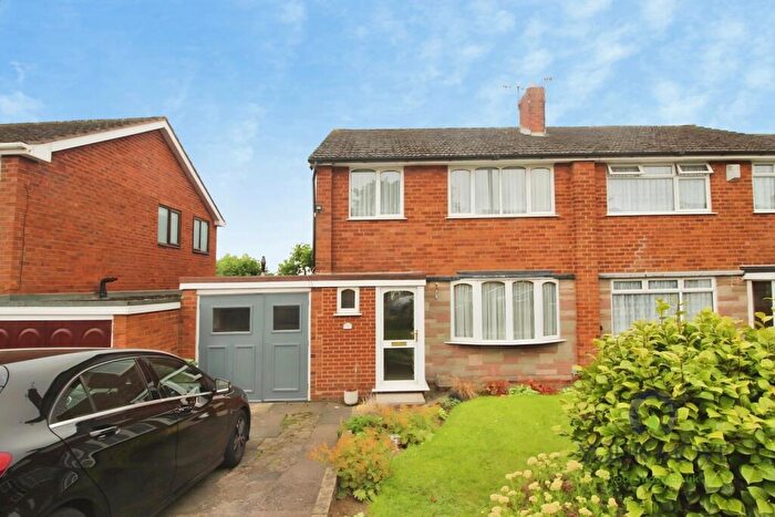 3 Bedroom Semi-Detached House To Rent In Brandon Way, Brierley Hill, West Midlands, DY5