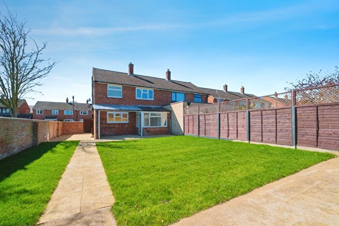 3 Bedroom Semi-Detached House For Sale In Cheney Way, Cambridge, CB4