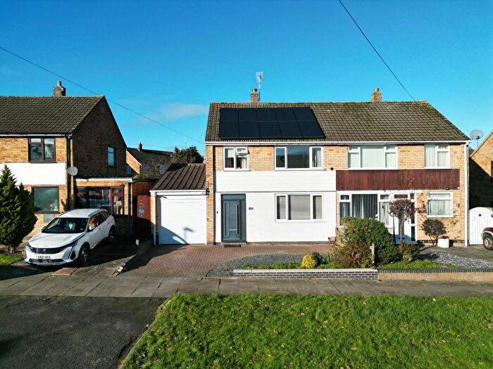 3 Bedroom Semi-detached House For Sale In Beausale Croft, Coventry, CV5