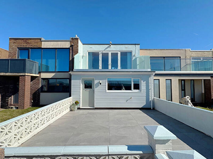 2 Bedroom Town House For Sale In Rossall Promenade - Thornton Cleveleys -, FY5