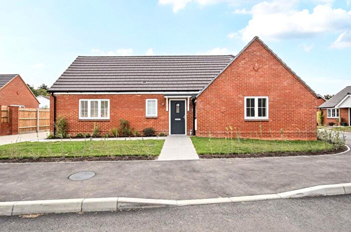 2 Bedroom Bungalow For Sale In Orchard Way, Bramley, Tadley, Hampshire, RG26