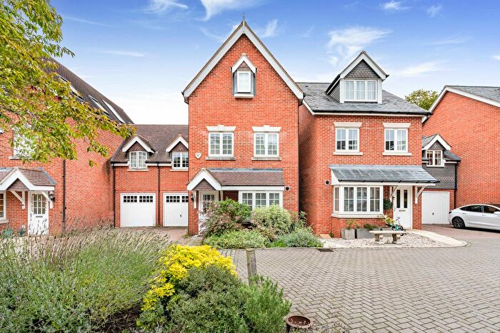 5 Bedroom Semi-detached House For Sale In Brackendale Close, Englefield Green, Surrey, TW20