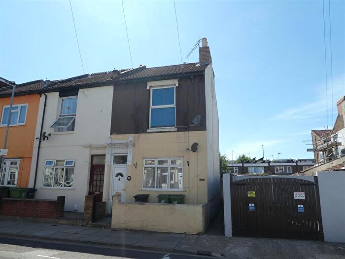 1 Bedroom Flat To Rent In Monmouth Road, North End, Portsmouth, Hants, PO2