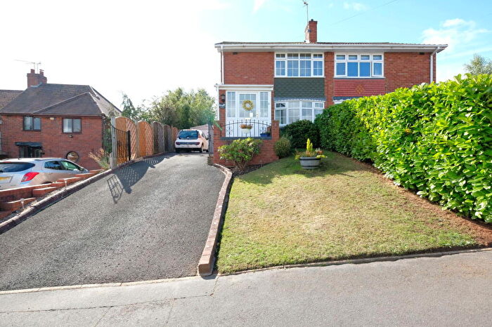 3 Bedroom Semi-Detached House For Sale In Ashwood Avenue, Wordsley, Stourbridge, DY8