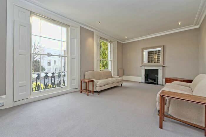 2 Bedroom Flat To Rent In Pembridge Villas, London, W11