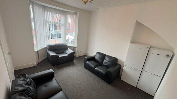 2 Bedroom End Of Terrace House To Rent In Rothay Road, Sheffield, S4