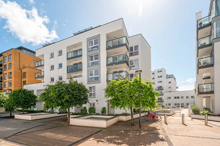 2 Bedroom Flat For Sale In The Radial, Osiers Road, Putney, London, SW18