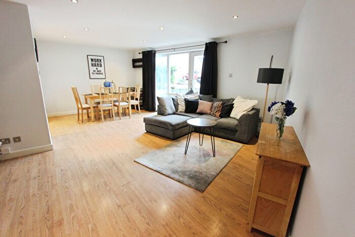 2 Bedroom Flat To Rent In Dock Street, Edinburgh, EH6