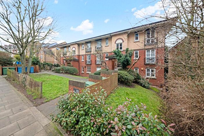 1 Bedroom Apartment For Sale In Overhill Road, East Dulwich, London, SE22