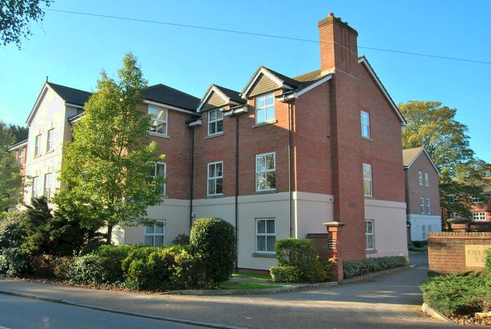 2 Bedroom Flat To Rent In Delancey Court, Wimblehurst Road, RH12