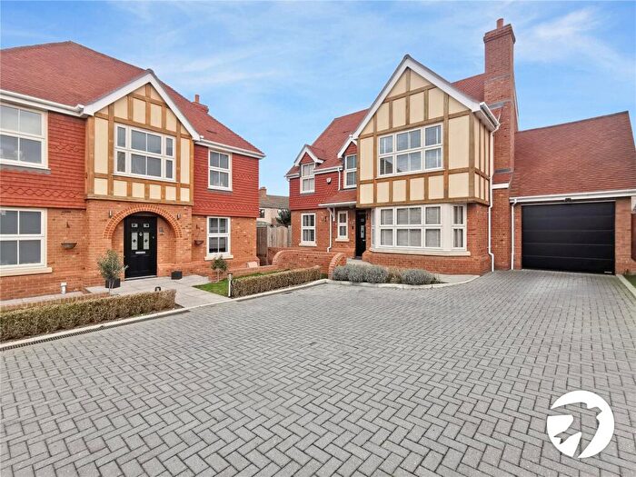 5 Bedroom Detached House To Rent In Hampton Close, Dartford, DA1