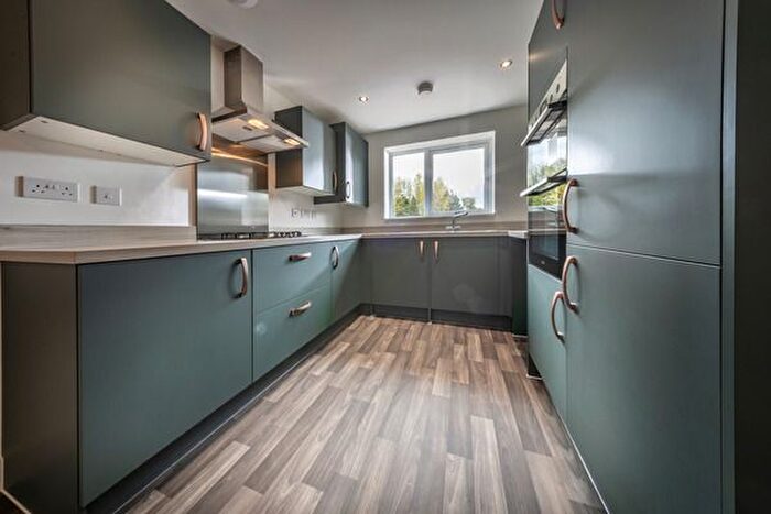 3 Bedroom Semi-Detached House For Sale In Donnington Wood Way, Telford, TF2