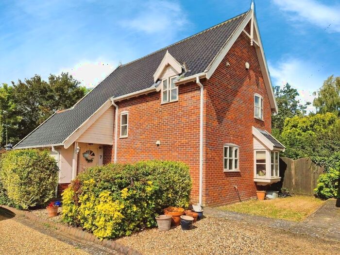 3 Bedroom Detached House For Sale In Diamond Close, Winfarthing, Diss, IP22