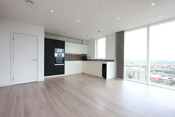 2 Bedroom Flat To Rent In Kingly Building, Woodberry Down, London, N4