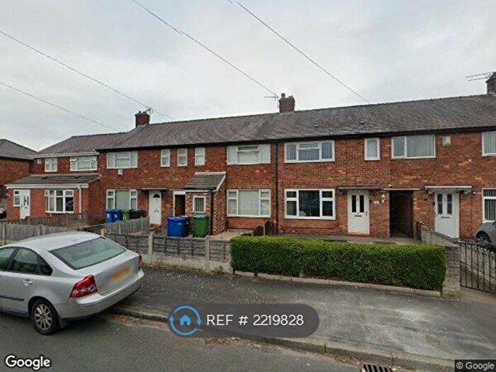 3 Bedroom Semi-Detached House To Rent In Lancing Avenue, Warrington, WA2