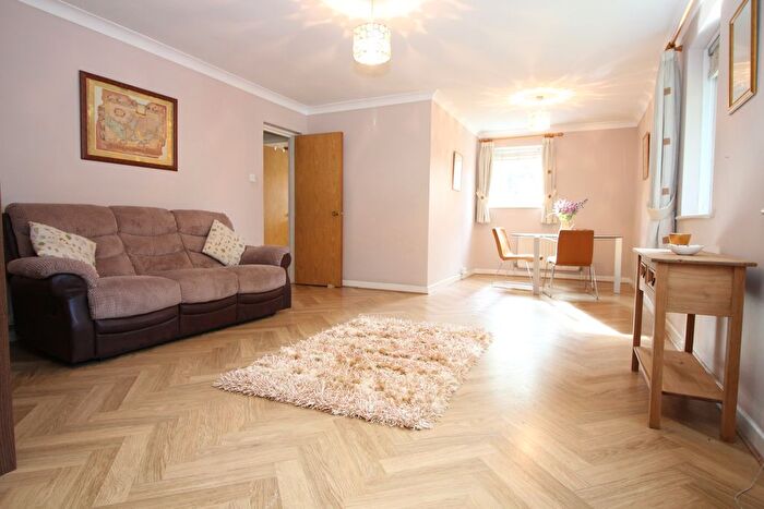 2 Bedroom Flat To Rent In Reynoldston House, Llandaff, CF5