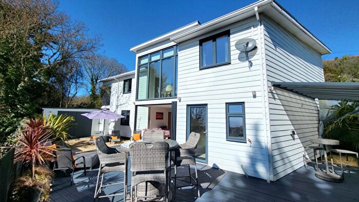 4 Bedroom Detached House To Rent In Steephill Court Road, PO38