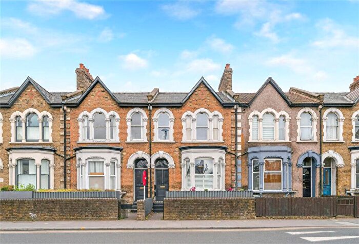 2 Bedroom Flat For Sale In Blackhorse Road, Walthamstow, London, E17
