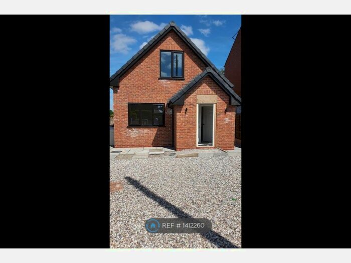 3 Bedroom Bungalow To Rent In Thornley Lane South, Tameside, SK5