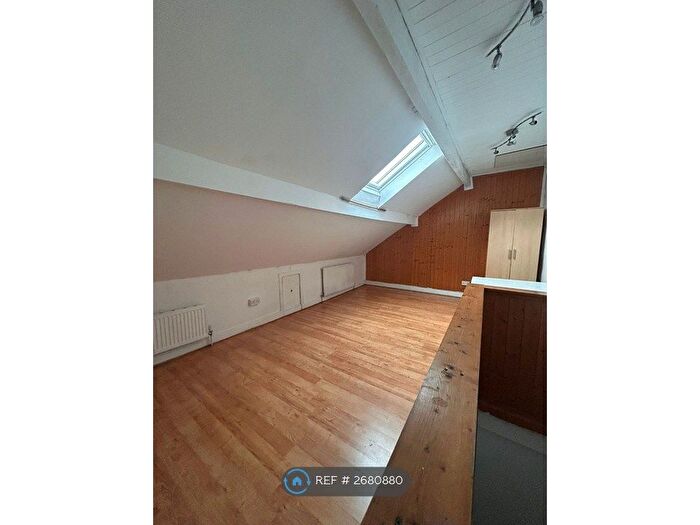 2 Bedroom Terraced House To Rent In Southampton Street, Bradford, BD3