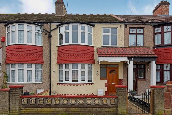 4 Bedroom Terraced House To Rent In York Road, Edmonton, London, N18