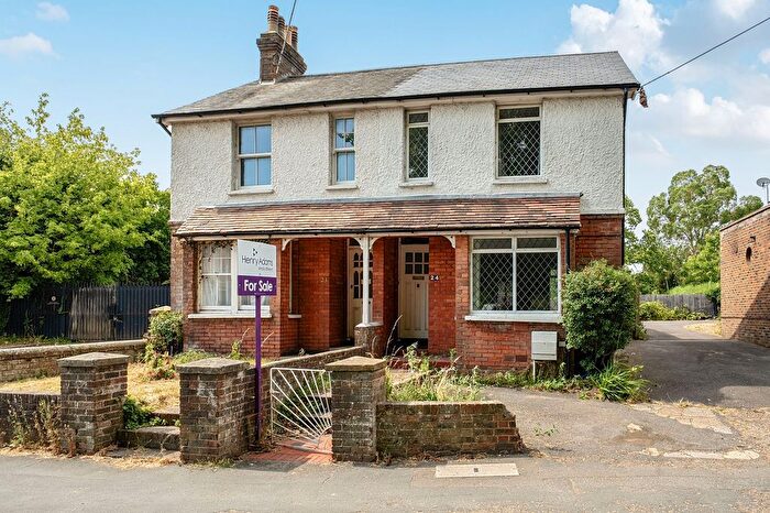 3 Bedroom Semi-Detached House For Sale In London Road, Pulborough, RH20