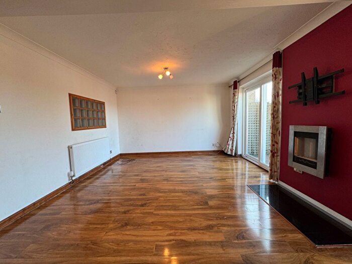 3 Bedroom Semi-Detached House To Rent In Wootton Drive, Hemel Hempstead, HP2