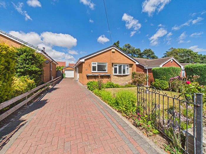 2 Bedroom Detached Bungalow For Sale In Glenfield Drive, Kirk Ella, Hull, HU10