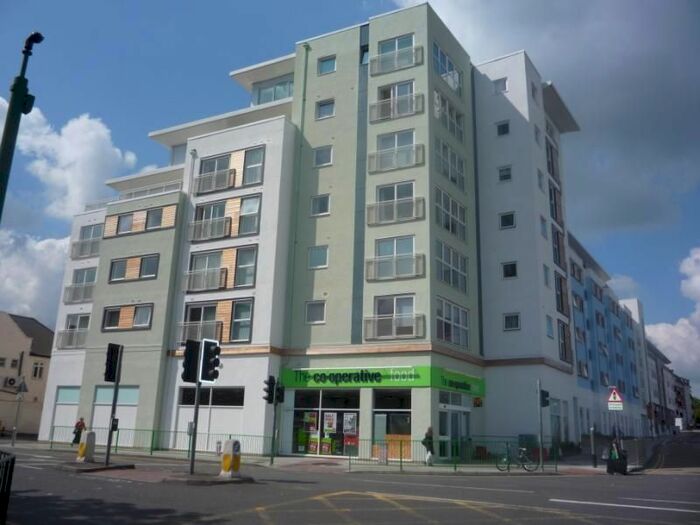 2 Bedroom Flat To Rent In Hudson House, Station Approach, Epsom, KT19