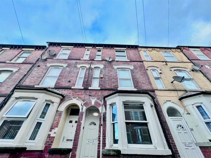 4 Bedroom House To Rent In Claypole Road, Nottingham, NG7