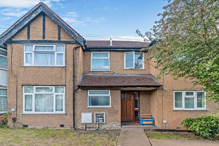 1 Bedroom Flat For Sale In Drew Gardens, Greenford, UB6