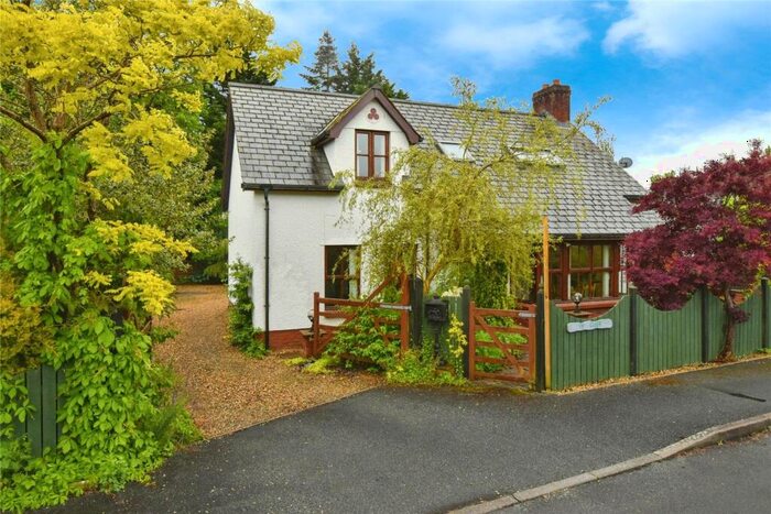 4 Bedroom Detached House For Sale In Waungiach, Llechryd, Cardigan, Ceredigion, SA43