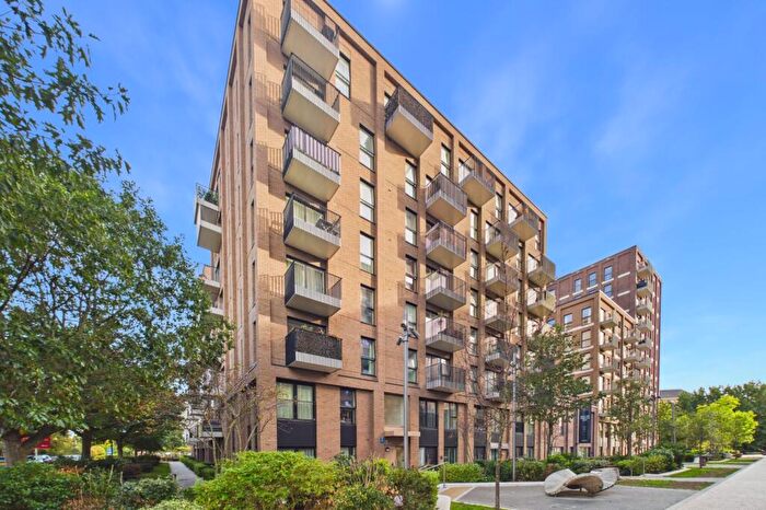 1 Bedroom Flat For Sale In Carraway Street, Reading, Berkshire, RG1