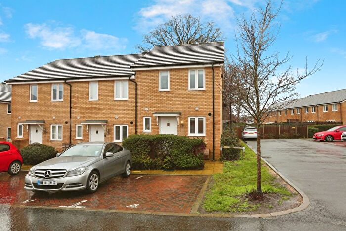 2 Bedroom End Of Terrace House For Sale In Barrington Close, Gosport, PO13