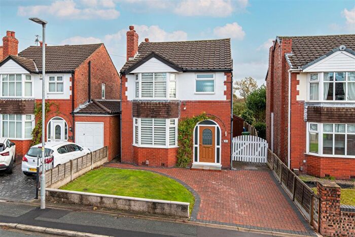 3 Bedroom Detached House For Sale In Heath Road, Penketh, Warrington, WA5