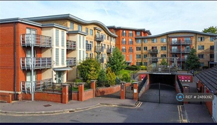2 Bedroom Flat To Rent In Jubilee Square, Reading, RG1