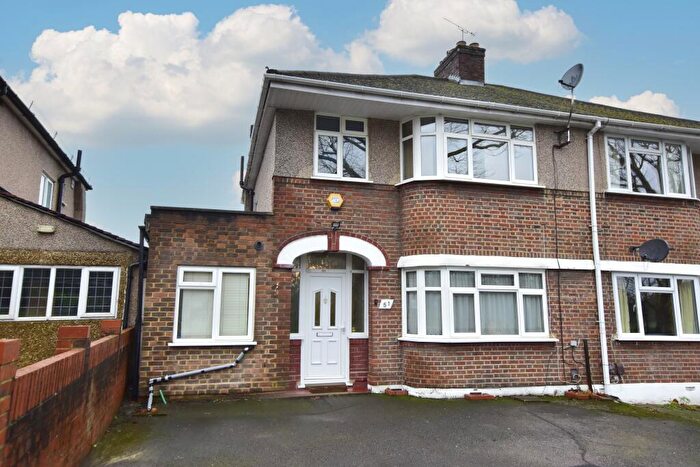 4 Bedroom Semi Detached House For Sale In Alexandra Avenue, Harrow, HA2