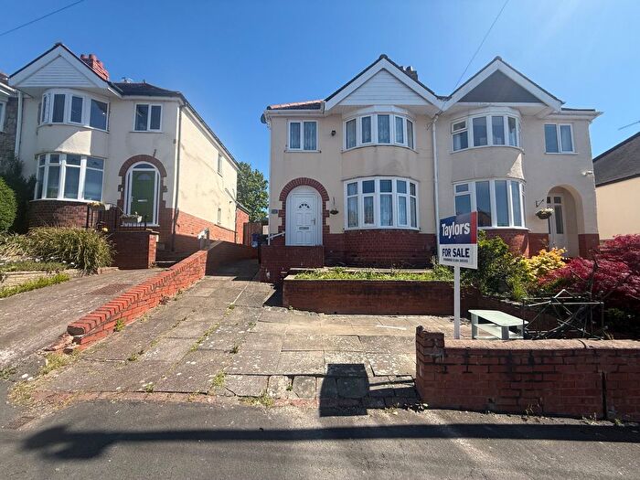 3 Bedroom Semi-Detached House For Sale In Dennis Hall Road, Amblecote, Stourbridge, DY8