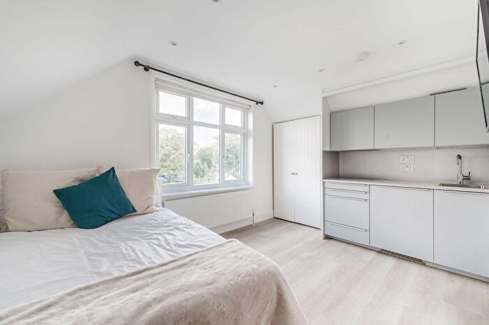 Studio To Rent In Spencer Road, Grove Park, London, W4