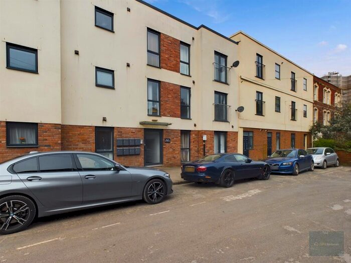 3 Bedroom Flat To Rent In Mill Lane, Bedminster, Bristol, BS3