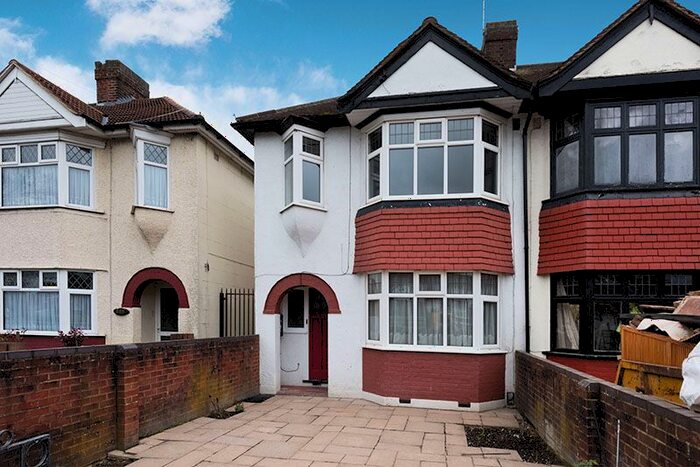 3 Bedroom End Of Terrace House To Rent In Great Cambridge Road, Enfield, EN1