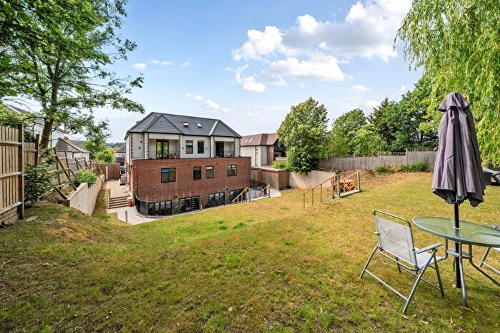 2 Bedroom Flat For Sale In Hayes Lane, Hayes, Kent, BR2