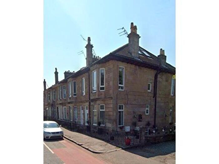 2 Bedroom Flat To Rent In Hamilton Road, Cambuslang, G72